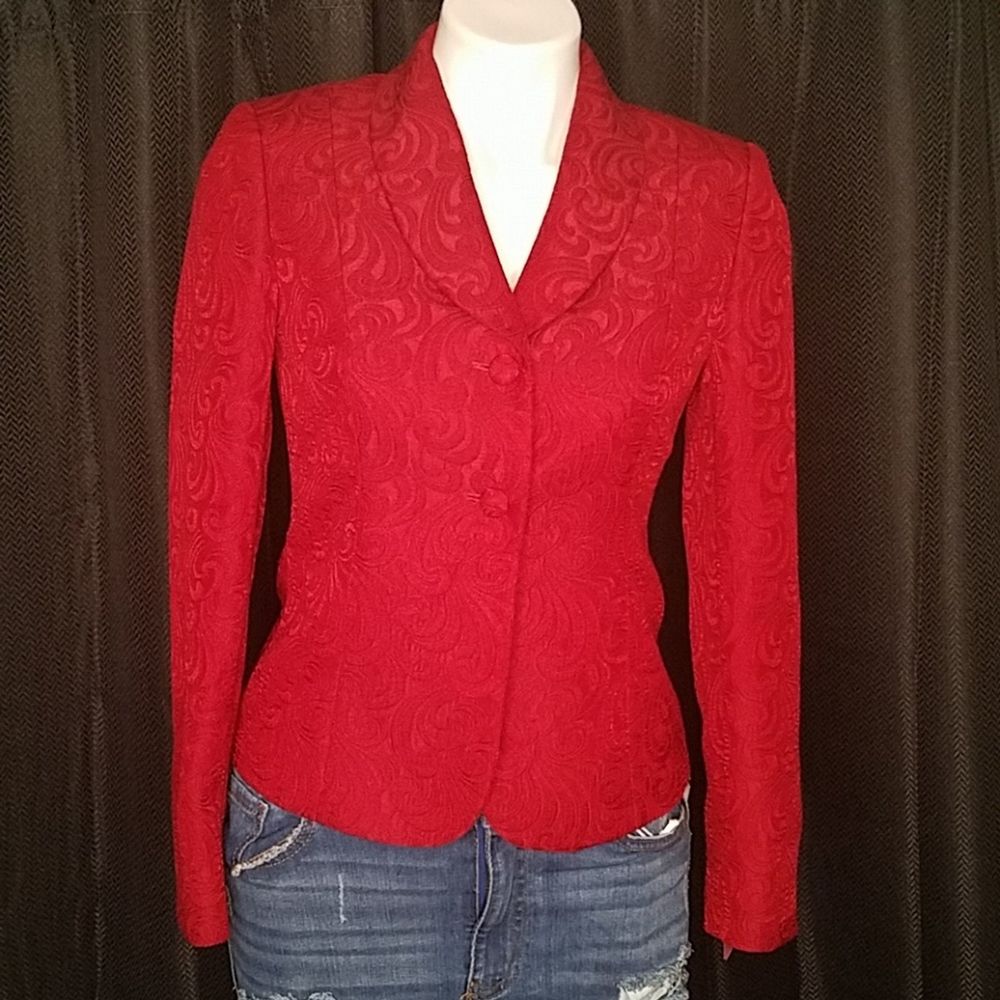 EUC Tahari Red blazer size 2P